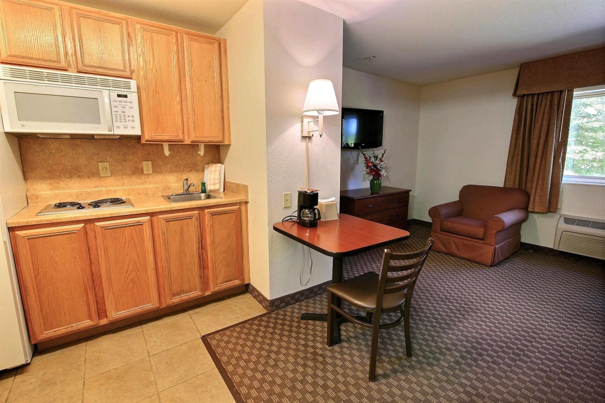 Intown Suites Extended Stay Newport News Va - I-64 מראה חיצוני תמונה